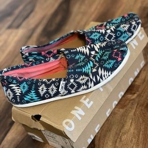 Tribal Print Toms